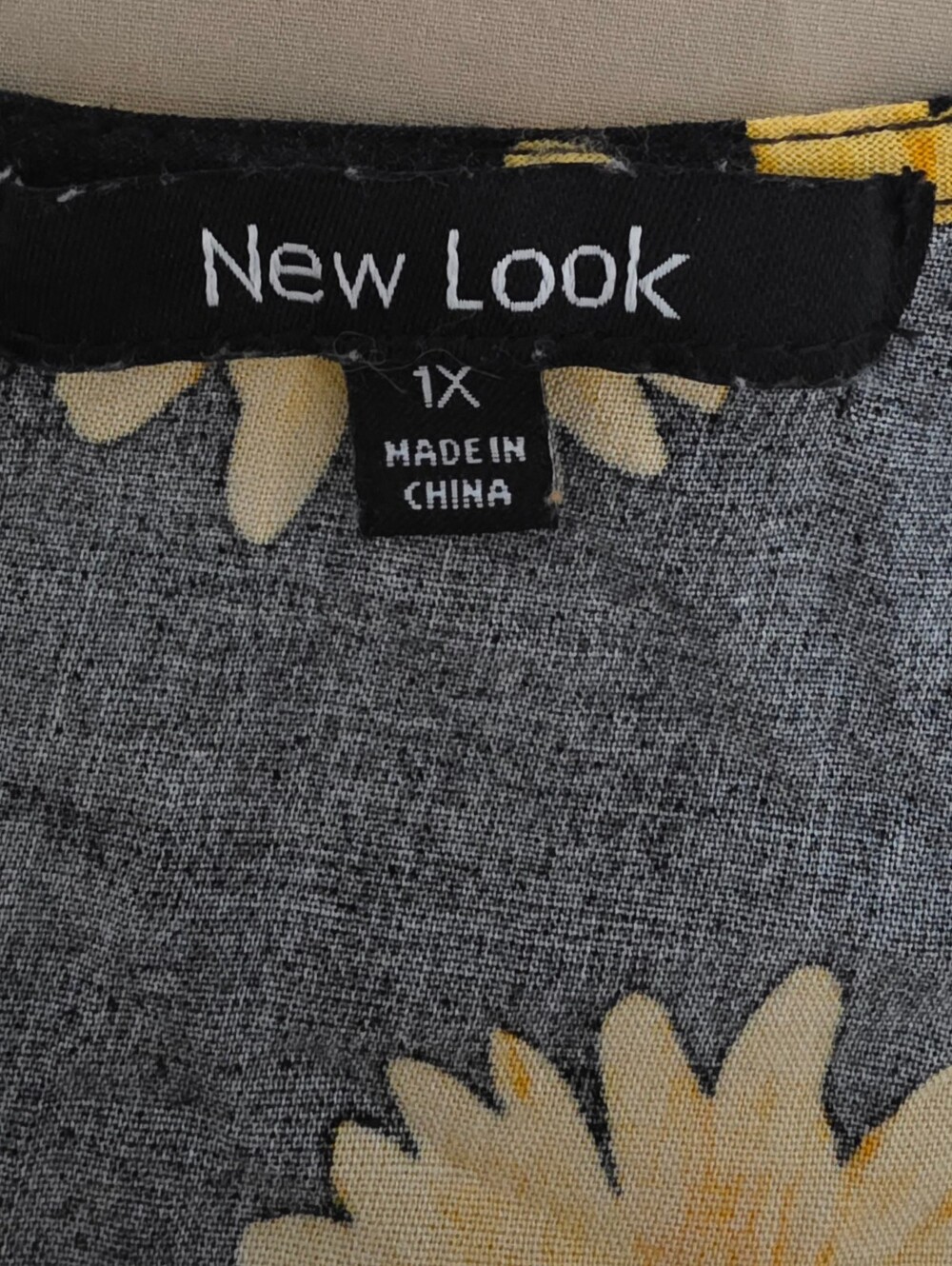 New Look Black Dress with Yellow Sunflower Print Elastic Waistband Size 1X - Picture 4 of 7